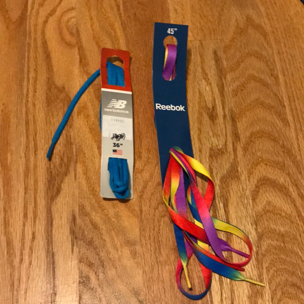 2 pairs of shoelaces